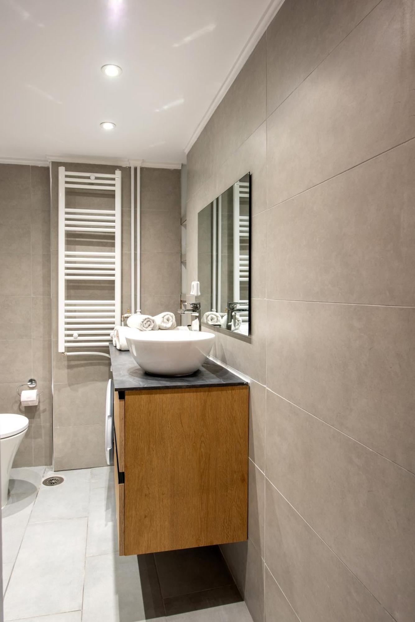 Spacious And Modern One Bedroom Apartment Athens Exterior photo