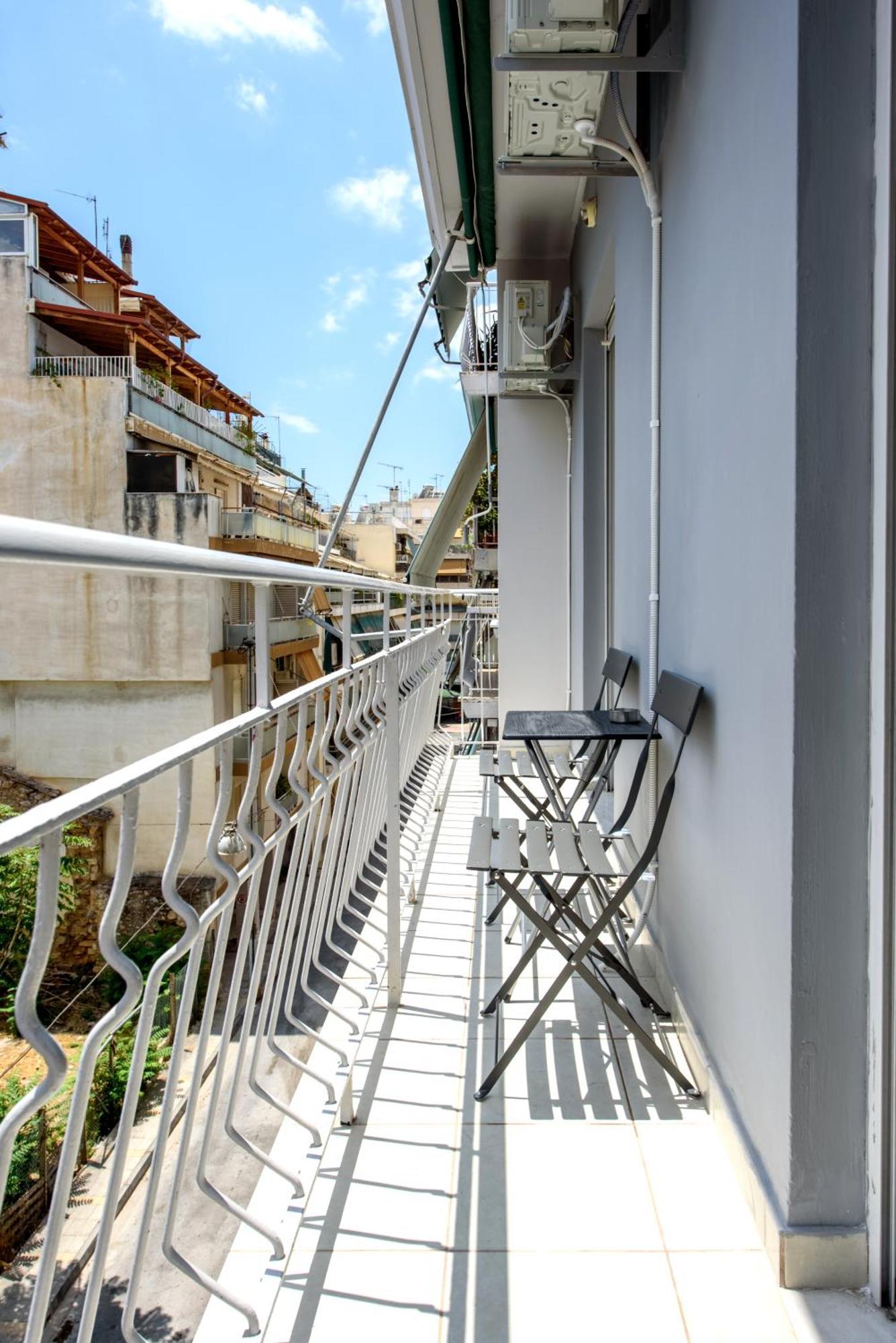 Spacious And Modern One Bedroom Apartment Athens Exterior photo